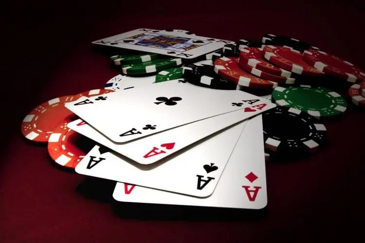 kadal togel mobile app interface showing Liga 1 fixtures, live-dealer tables and account dashboard